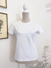 Carica l&#39;immagine nel visualizzatore di Gallery, Tshirt Flora - Slim - Ricamo cuore vuoto