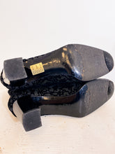 Load image into Gallery viewer, Ankle boots in devorè velvet - N.38 1/2