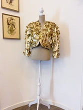 Load image into Gallery viewer, Spencer gold flowers