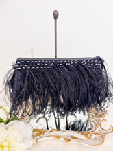 Load image into Gallery viewer, Clutch bag with feathers