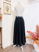 Load image into Gallery viewer, Tailored skirt - Size 42