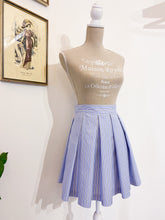 Load image into Gallery viewer, College mini skirt - Size 40