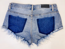 Load image into Gallery viewer, Denim shorts - size 27