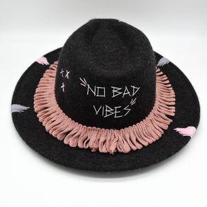 NO BAD VIBES- Grigio