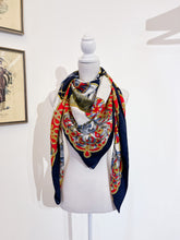 Load image into Gallery viewer, Scarf - 135 • 135 cm