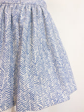 Load image into Gallery viewer, Short herringbone skirt - Size 44