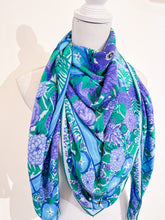 Load image into Gallery viewer, Maxi Scarf - Vintage - 130 • 130 cm