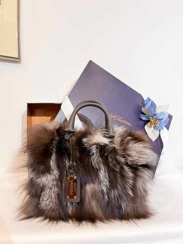 Bag with mink inserts